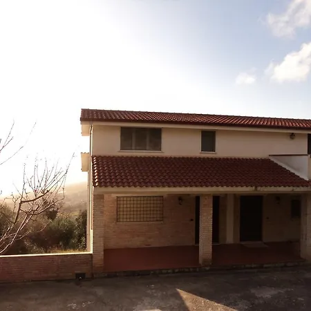 Francesca Holiday home Falerna